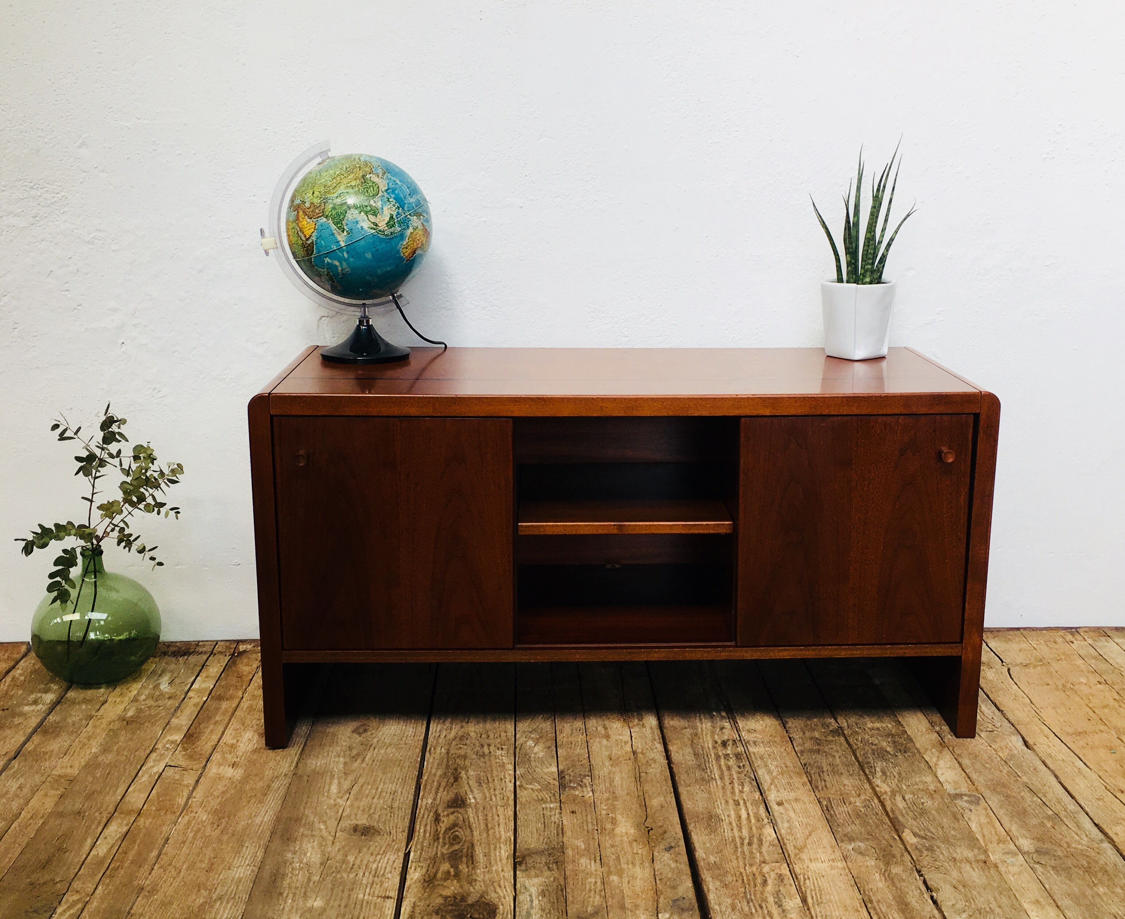 Scandinavian sidebaord