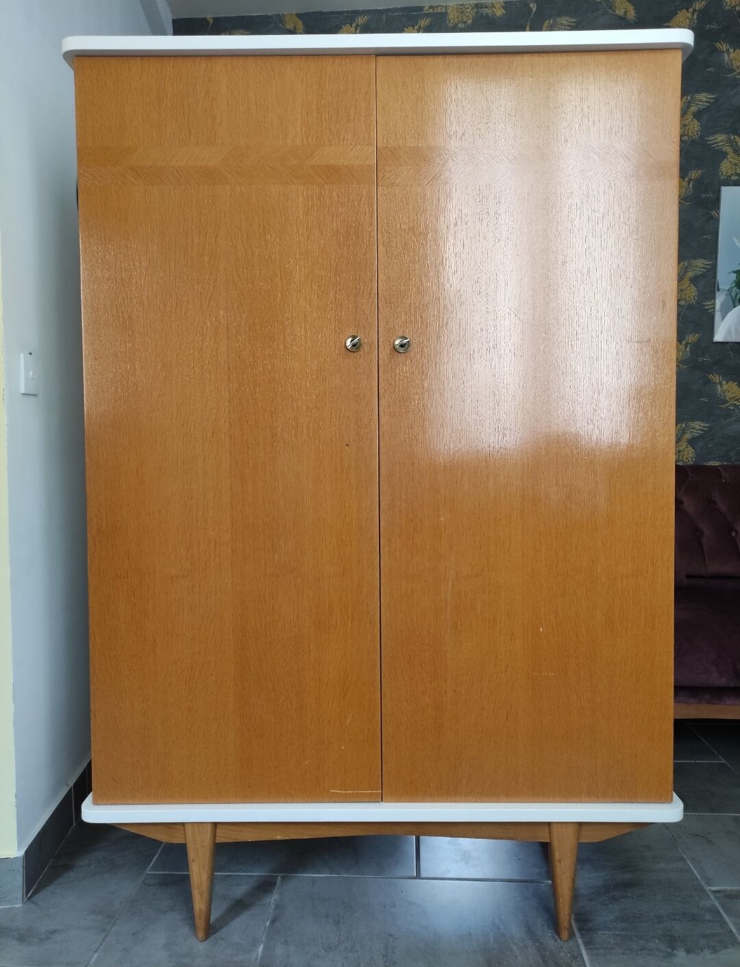Vintage wardrobe 50s/60 feet compass