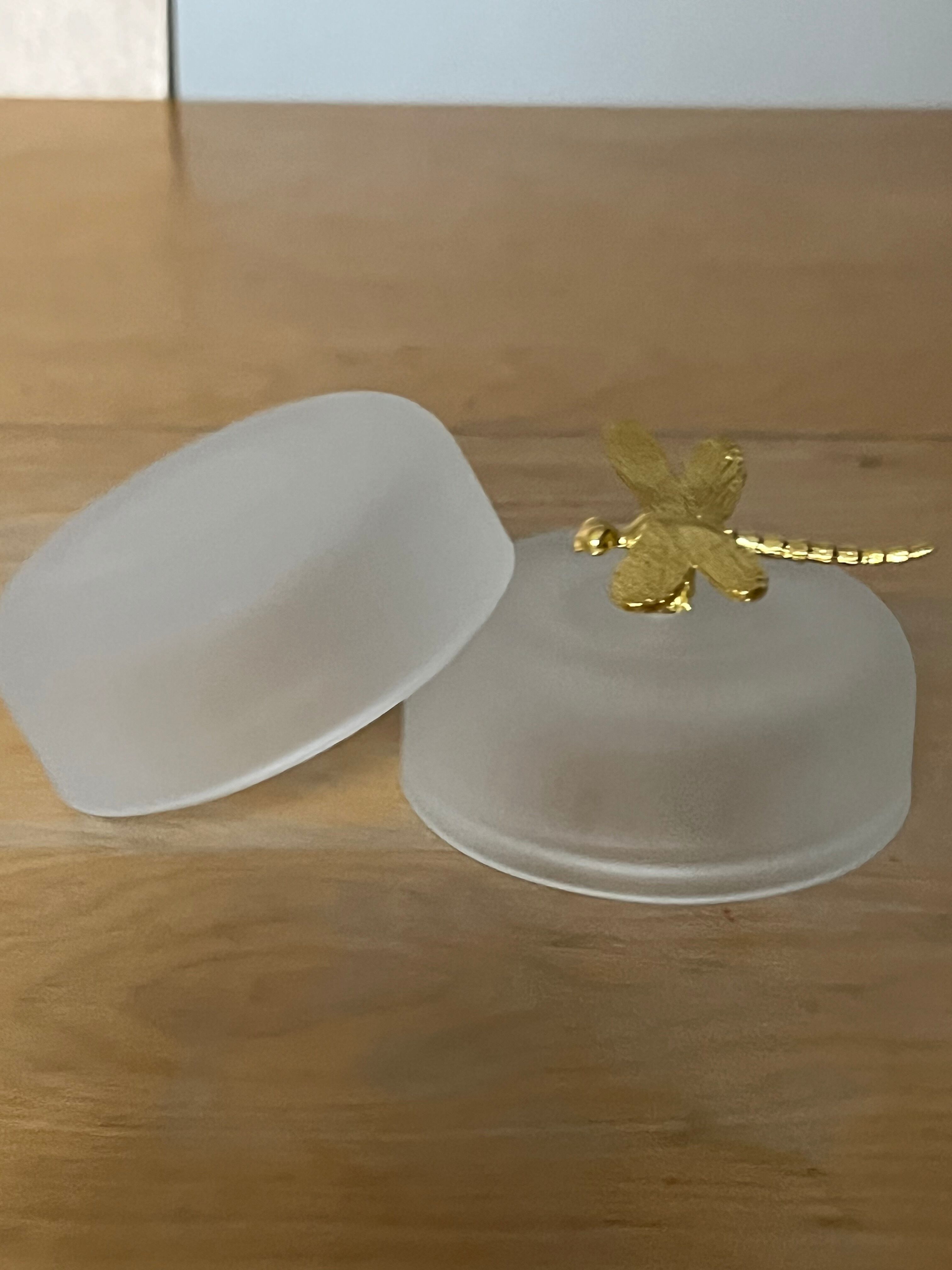 Jewelry box with dragonfly lid