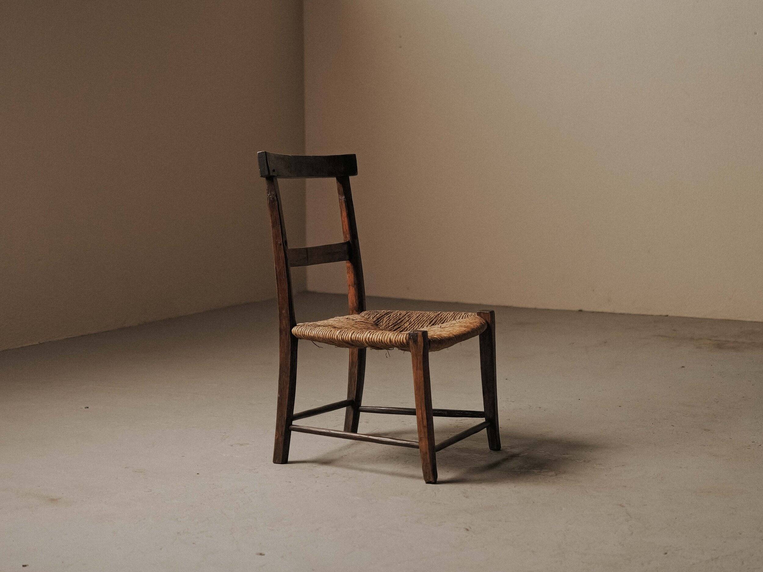 Auvergnat armchair in wood and straw, folk art, 19th century
