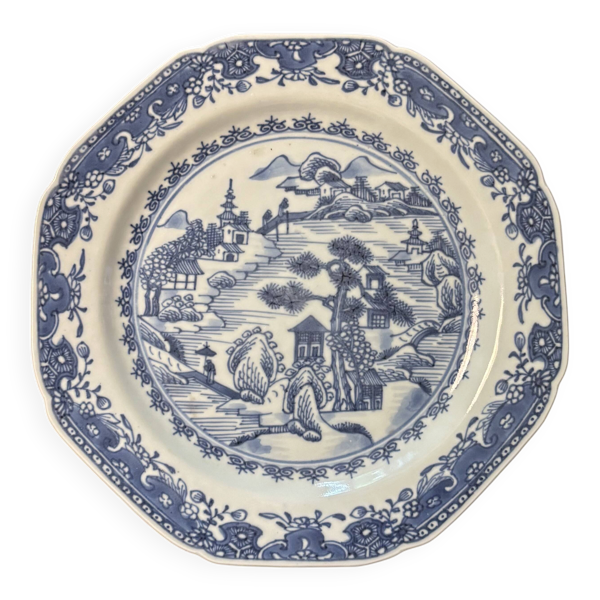Assiette en porcelaine bleu et blanc Qianlong, Compagnie des Indes