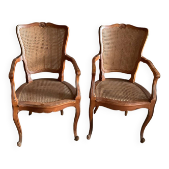 Paire de fauteuils cabriolet en noyer et cannage TBE