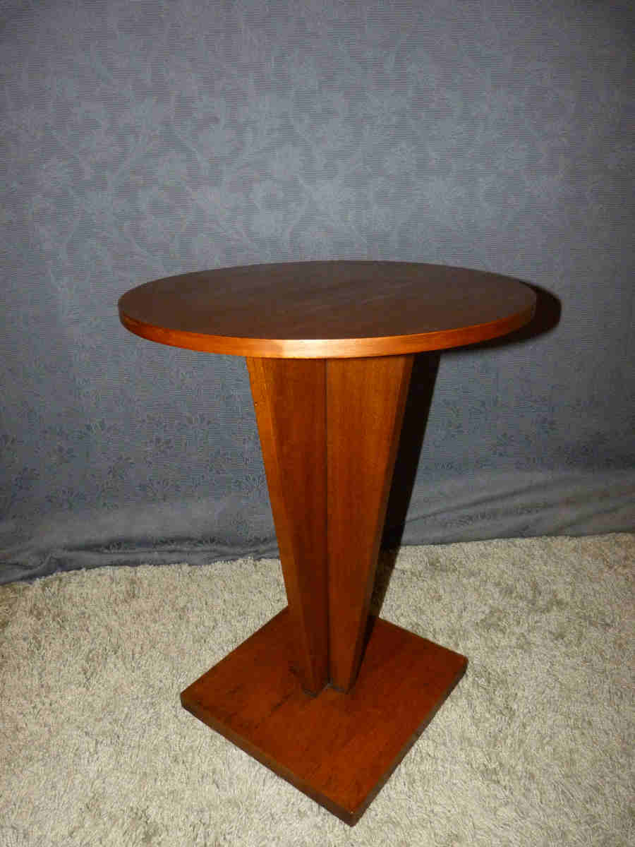 Art deco side table