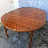 Henning Sorensen extendable dining table in rosewood from the 1960s.