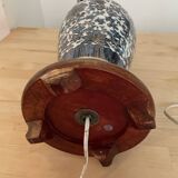 Chinese porcelain table lamp