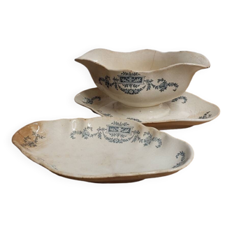 Longchamp sauce boat and saucer