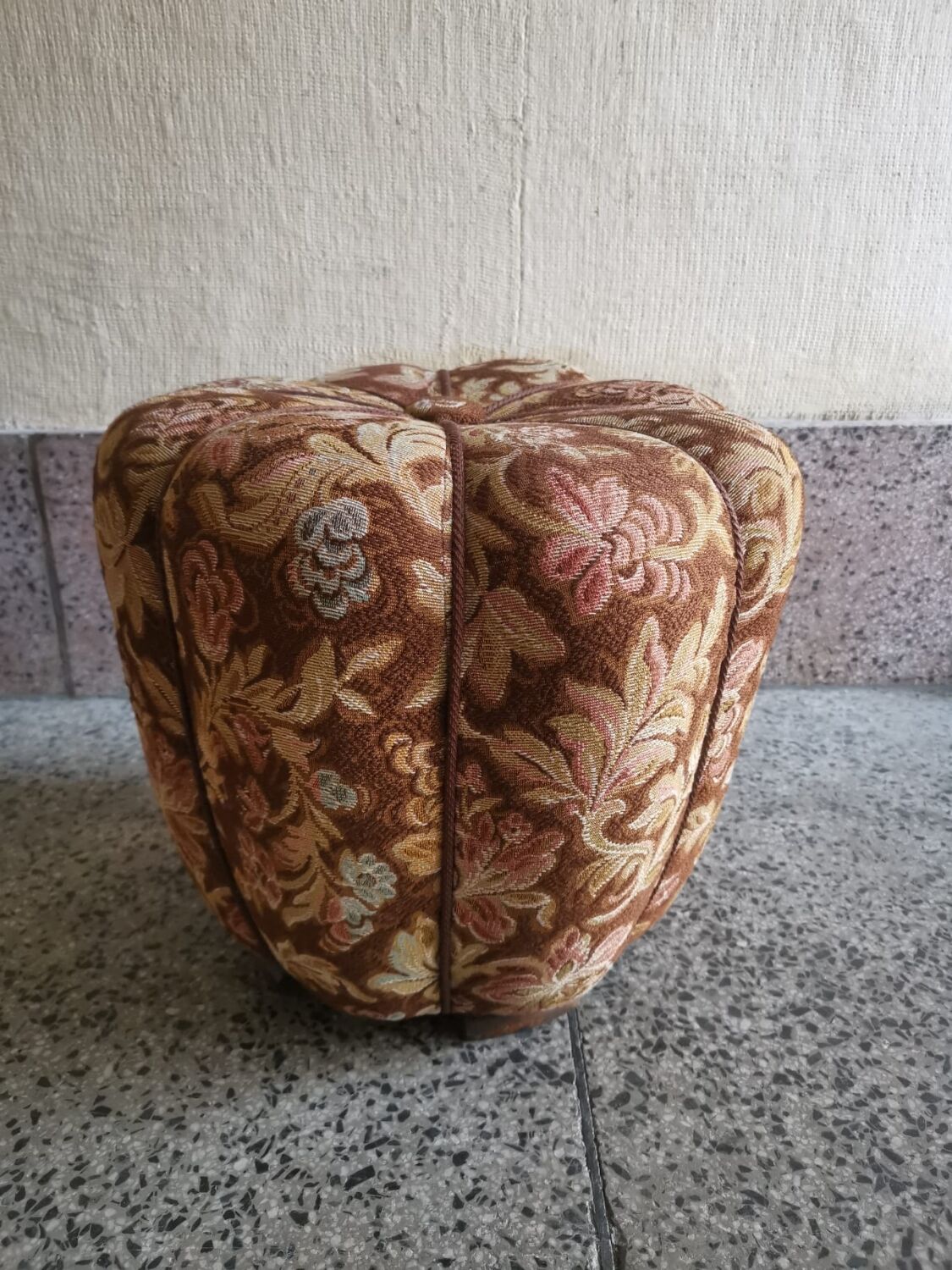 Pouf de Jindrich Halabala