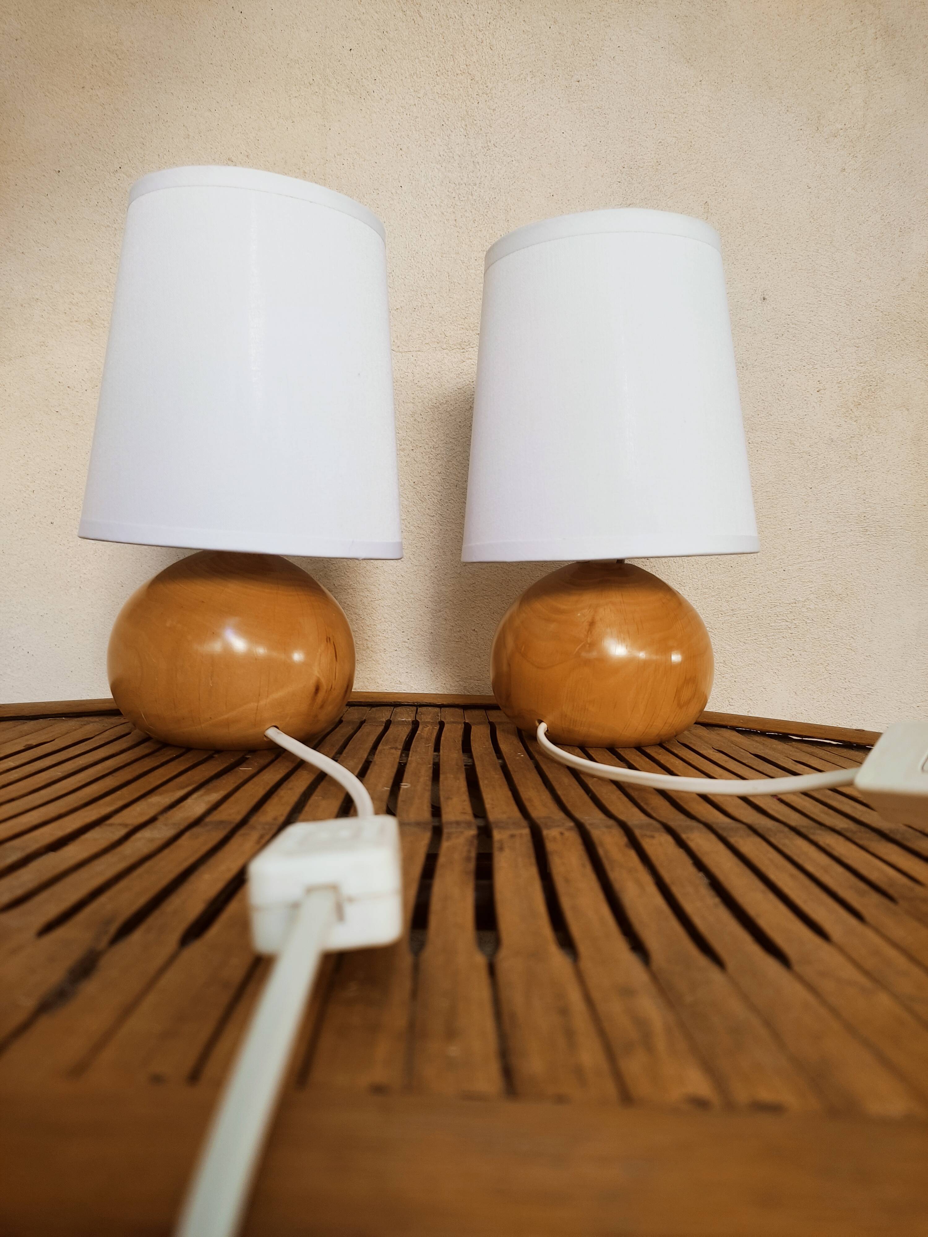 Duo of wooden ball lamps