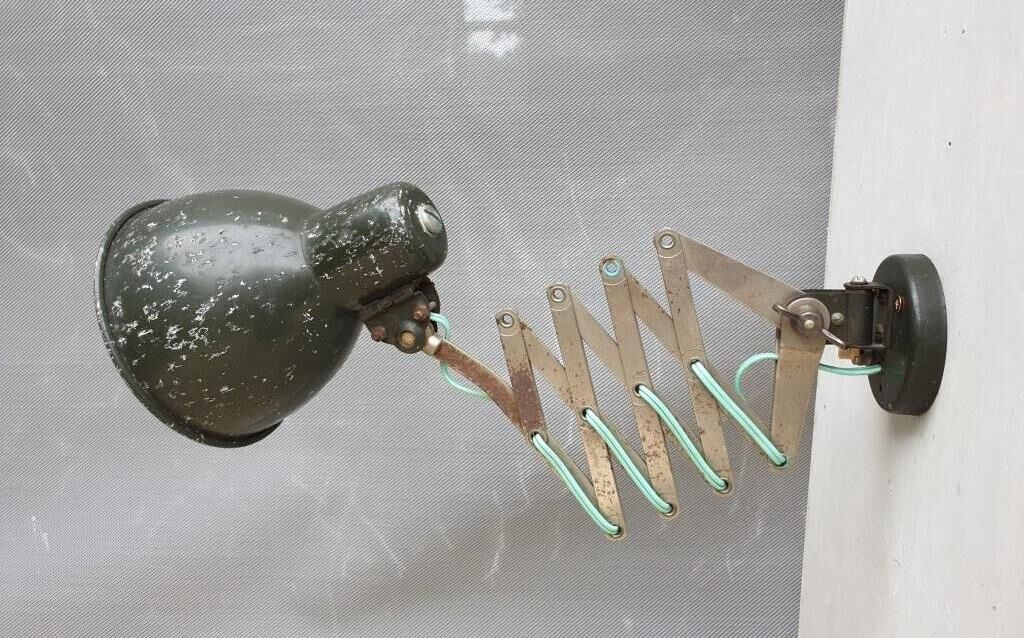 Accordion lamp 1950 push button on base