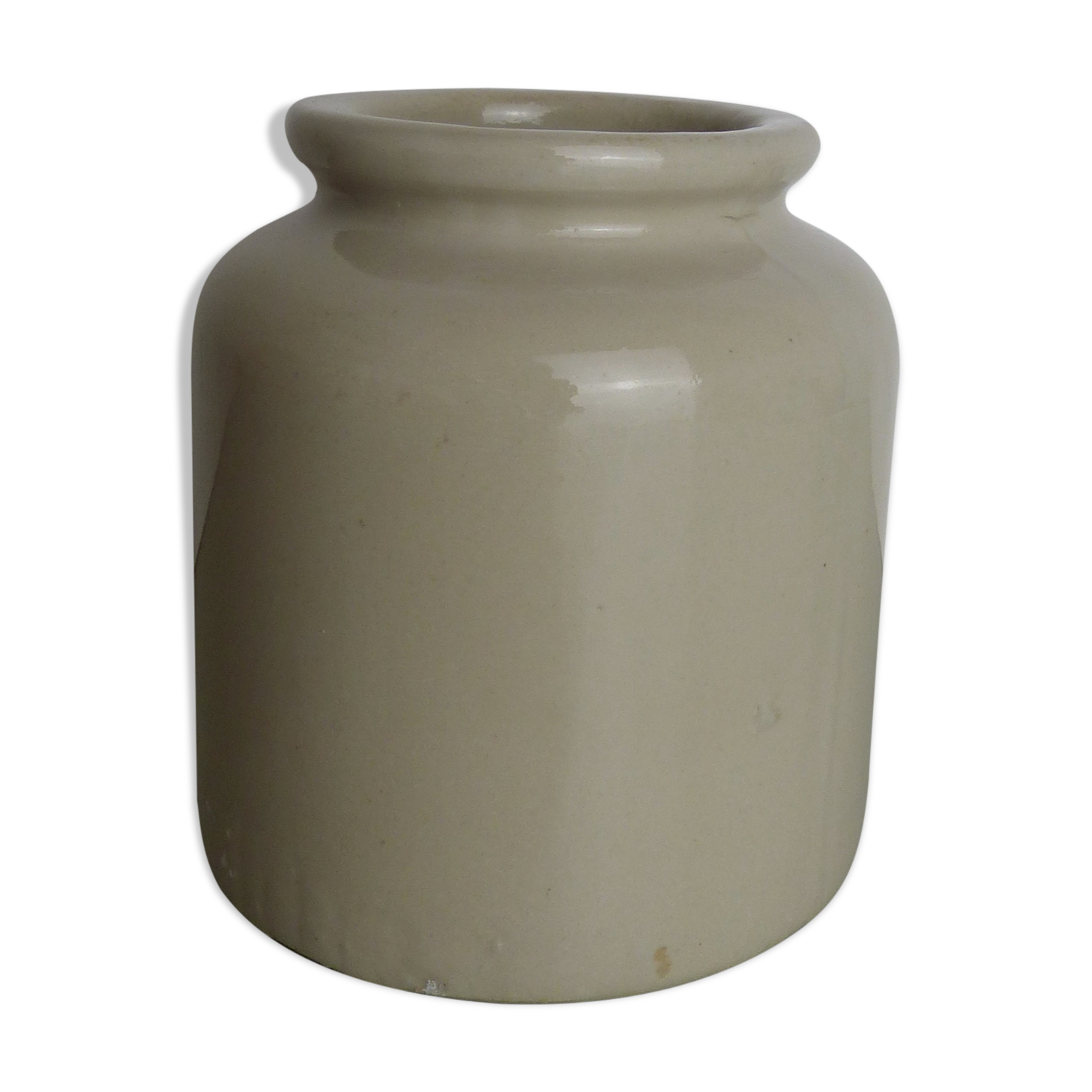 Beige ceramic pot