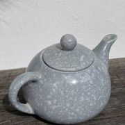 Théière 1980 grise et blanche moucheté
