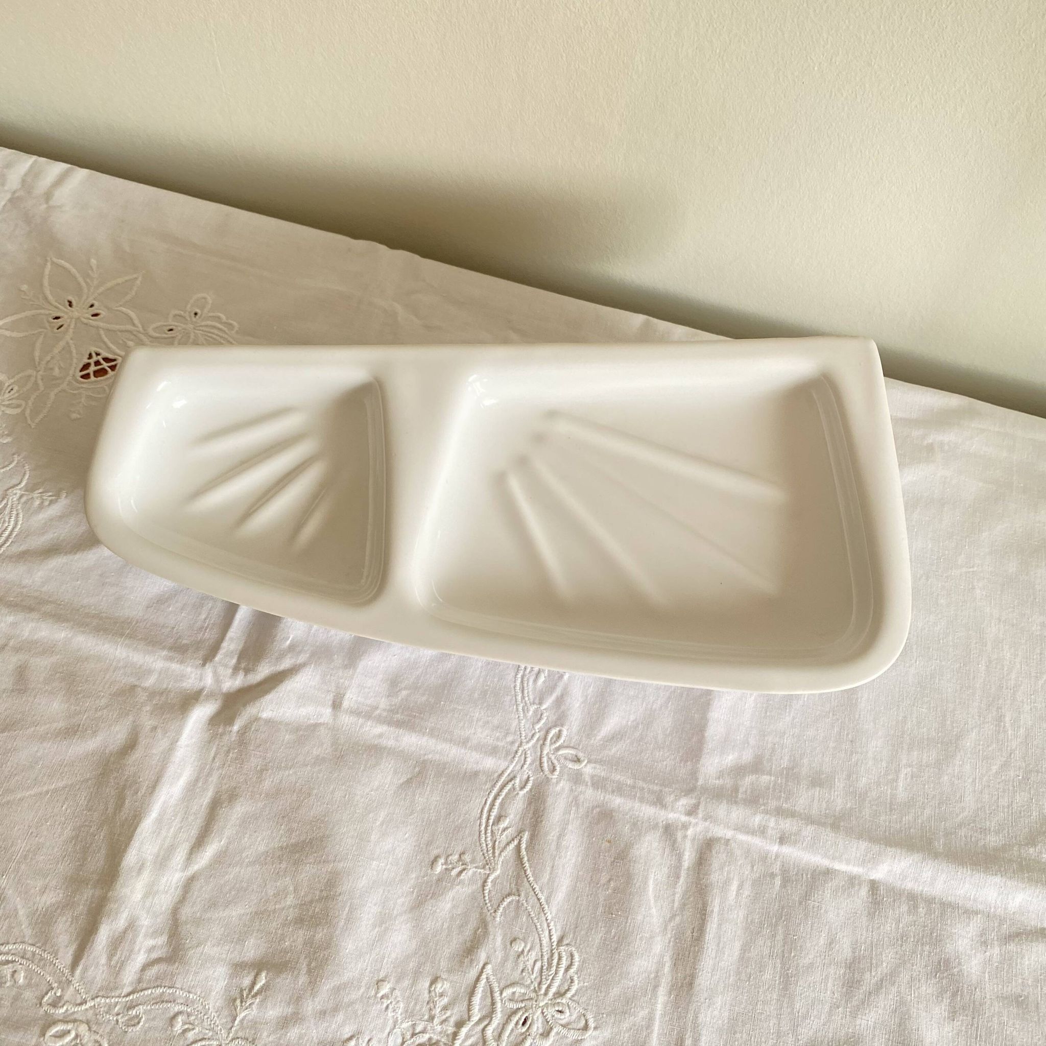 Vintage white ceramic wall-mounted soap dish