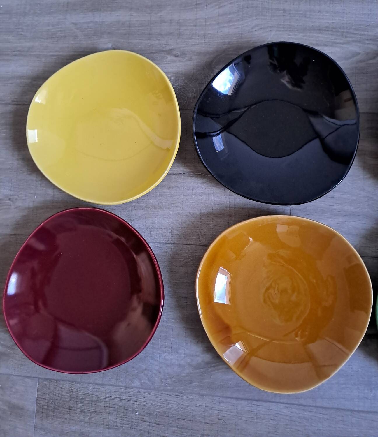8 Vintage plates, 60s/70s