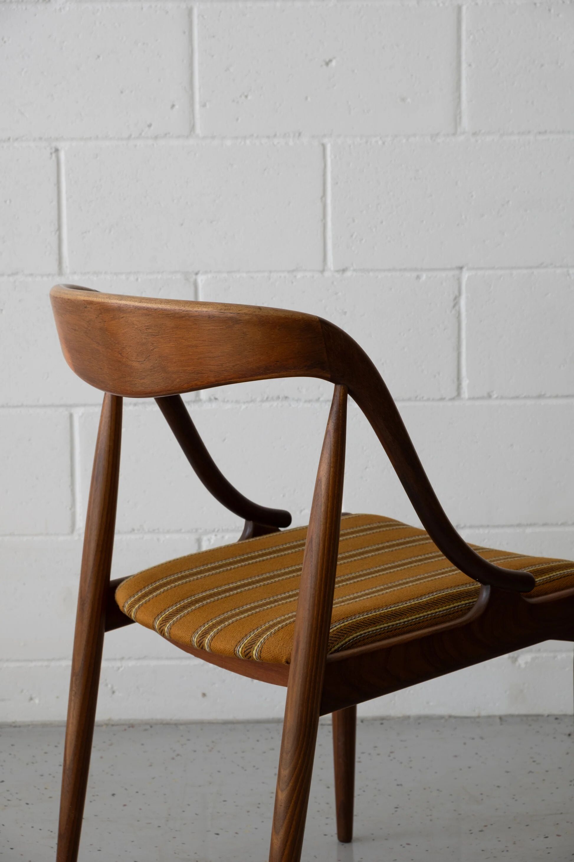 Johannes Andersen Model 16, set of 6 (re-upholstery included)