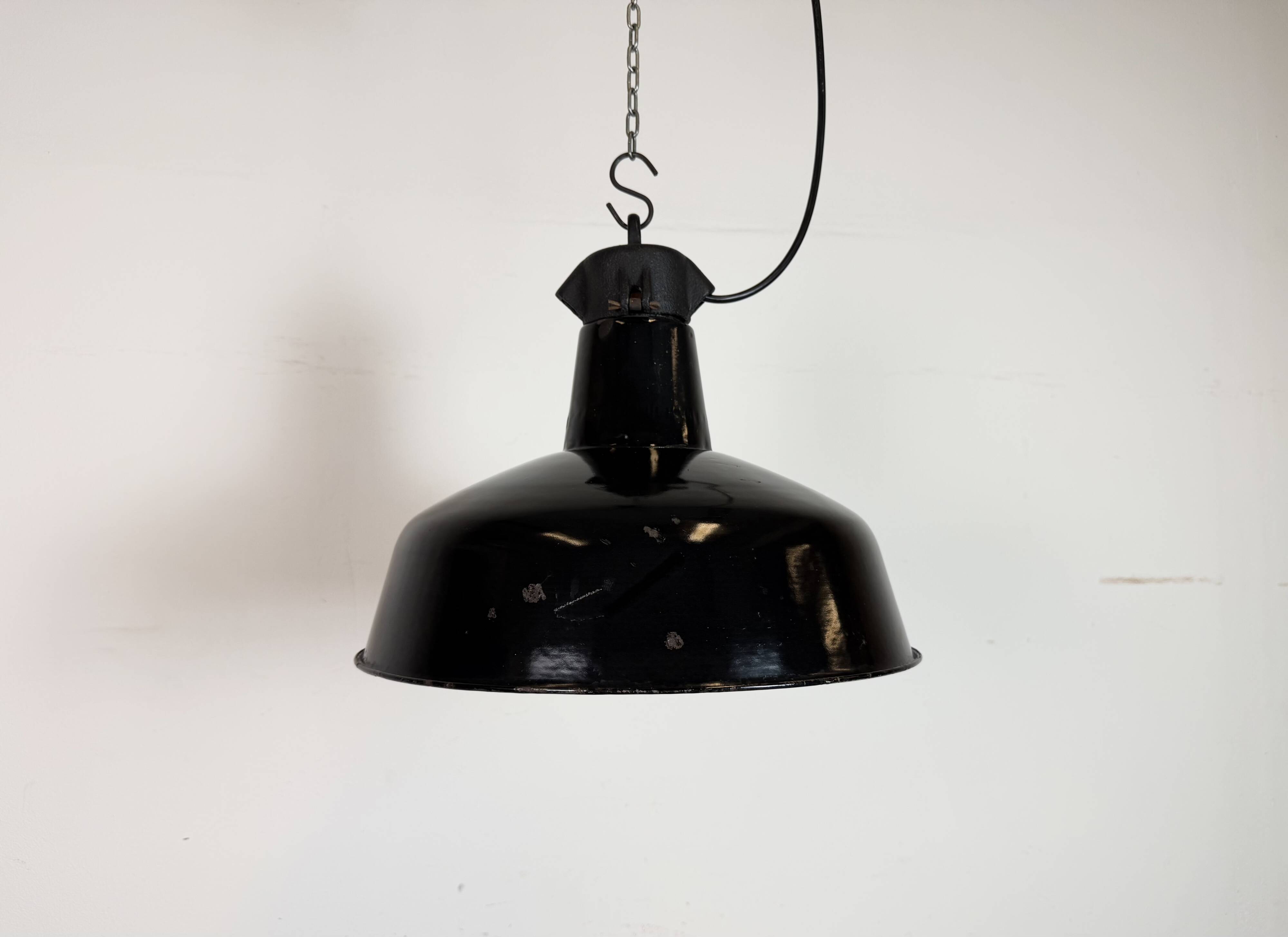 Industrial Black Enamel Factory Lamp with Cast Iron Top, 1950s