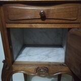 Table de chevet en chêne de style Louis XV