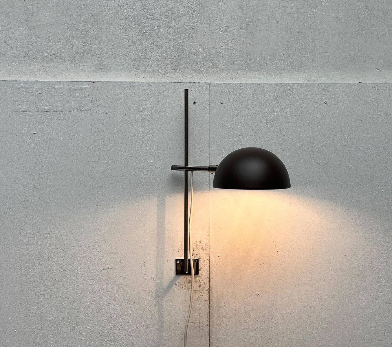Mid-century modern minimalist German wall lamp by Beisl, 1960s.