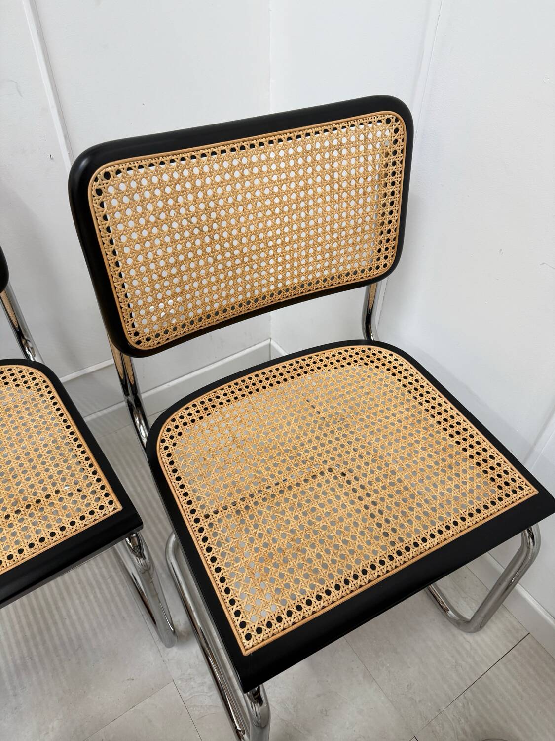 Lot de 4 chaises B32 noires