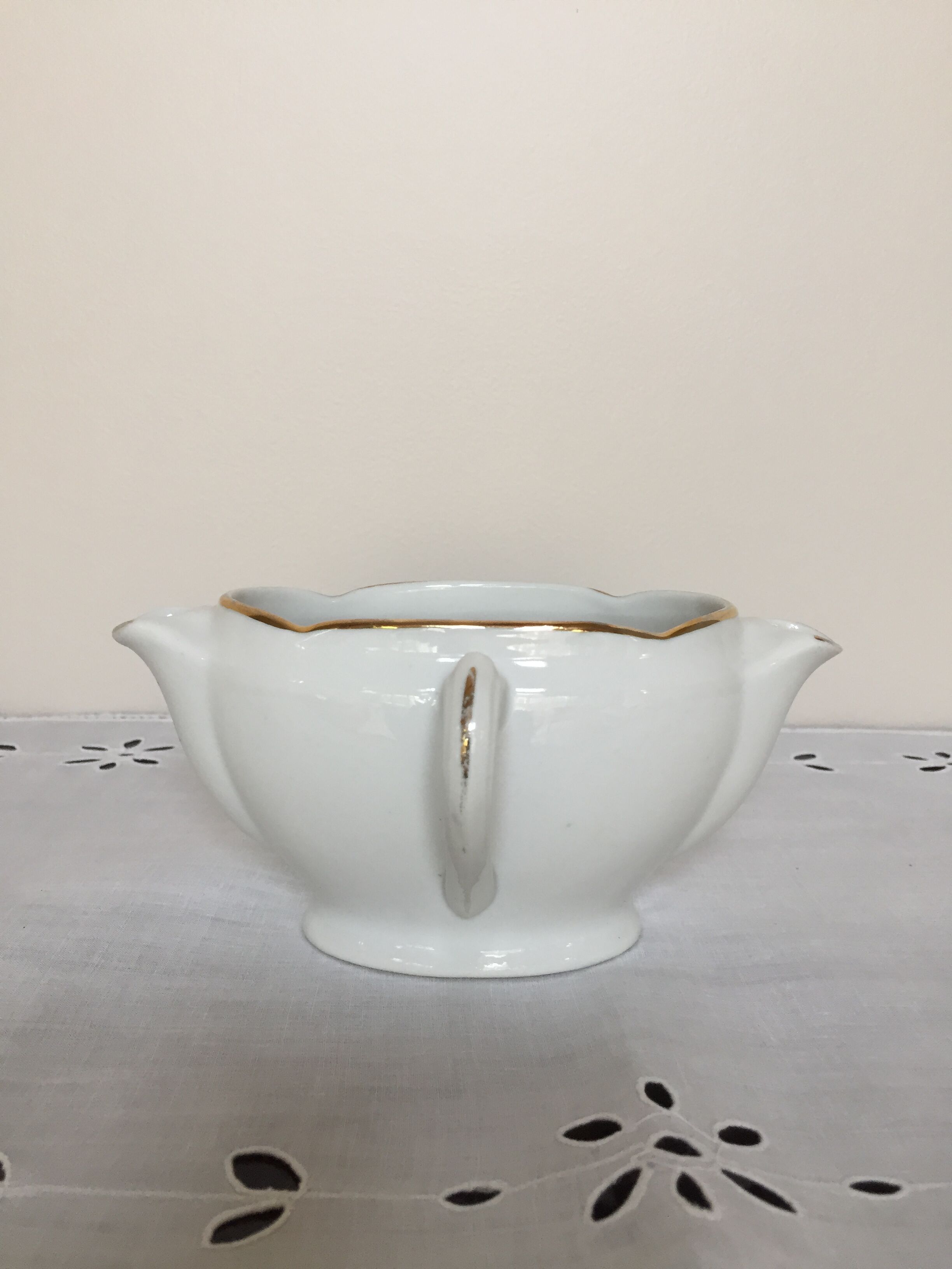 Old white porcelain saucière Fat Maigre