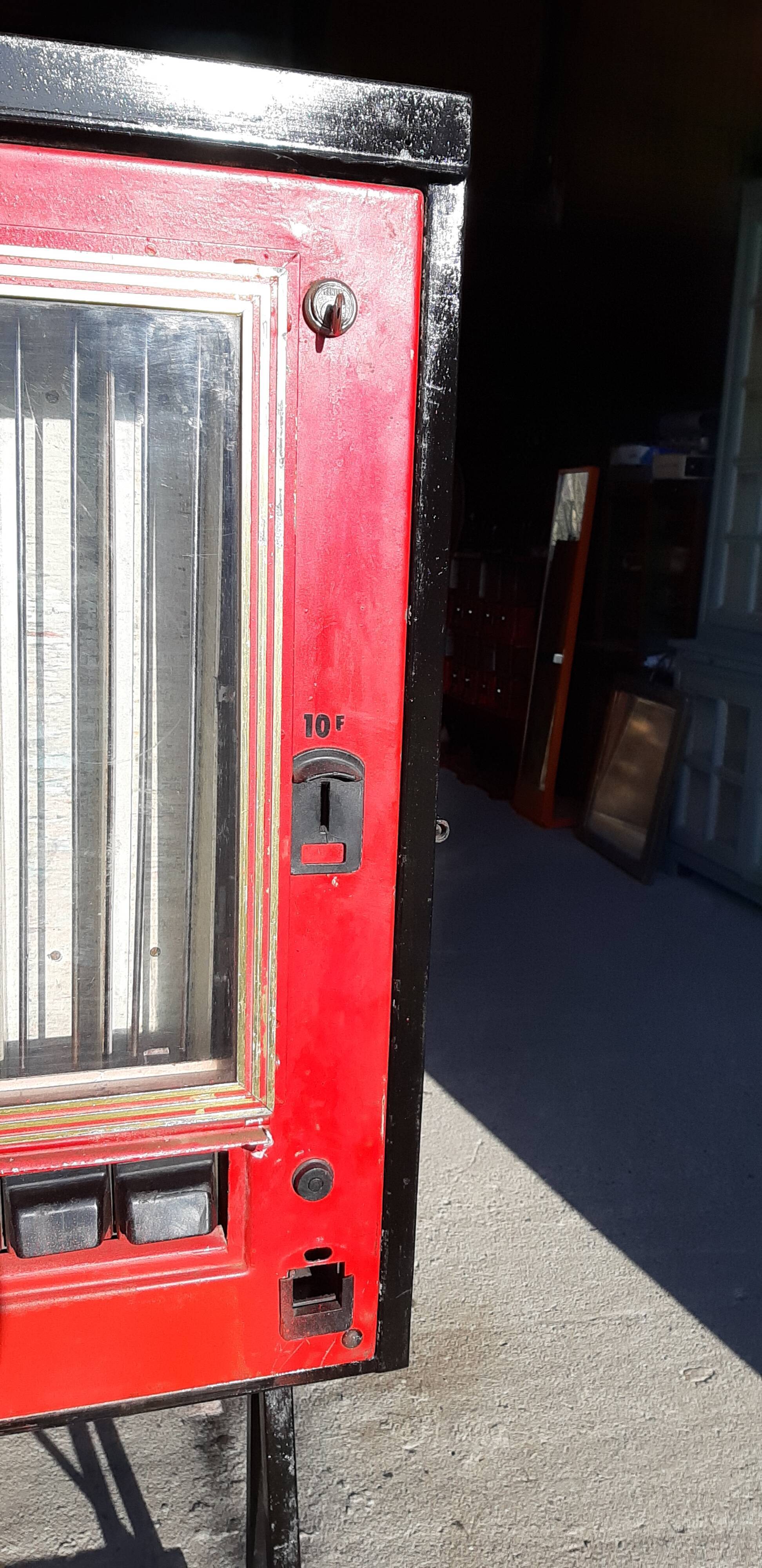 Distributor with tirettes de forain