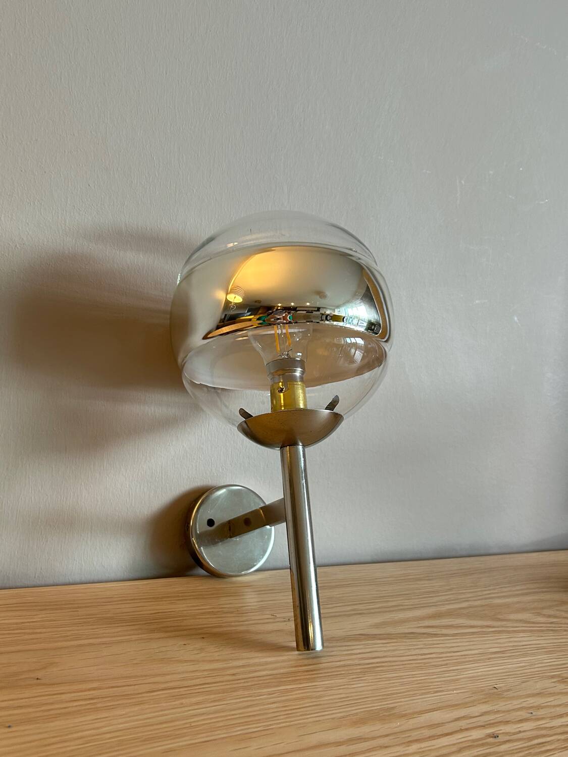 Vintage ball wall lamp