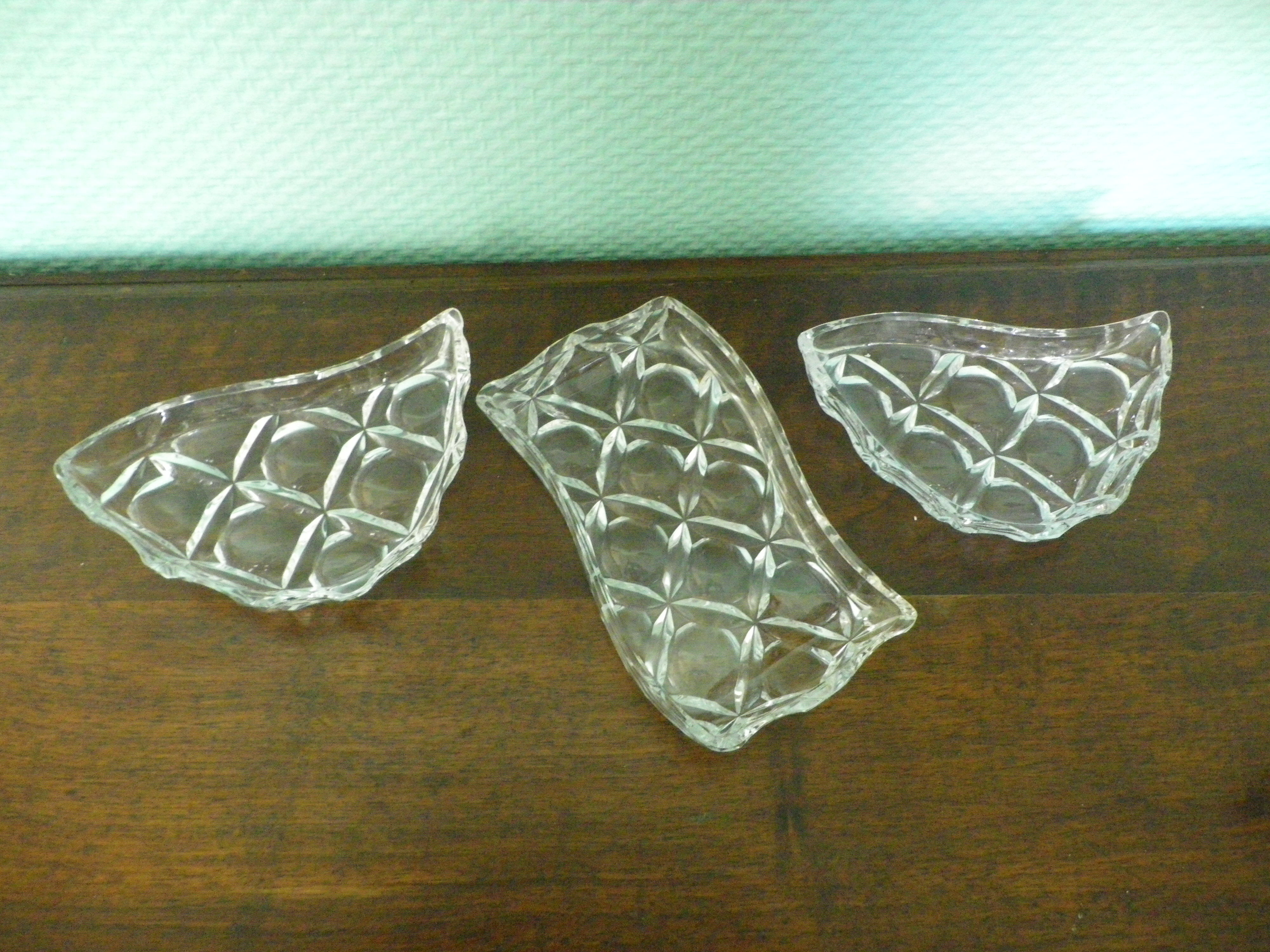 Aperitif servant, sauce, with 3 glass ravines and gold metal support - Design - 60s