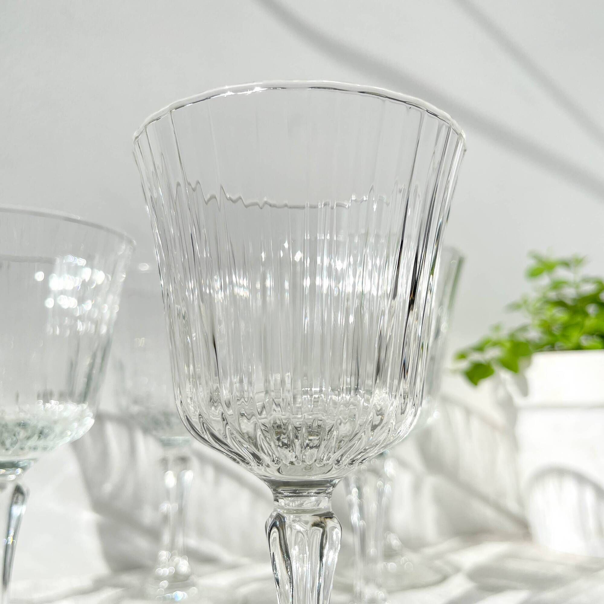 7 Vintage red wine glasses in fluted glass Made in France