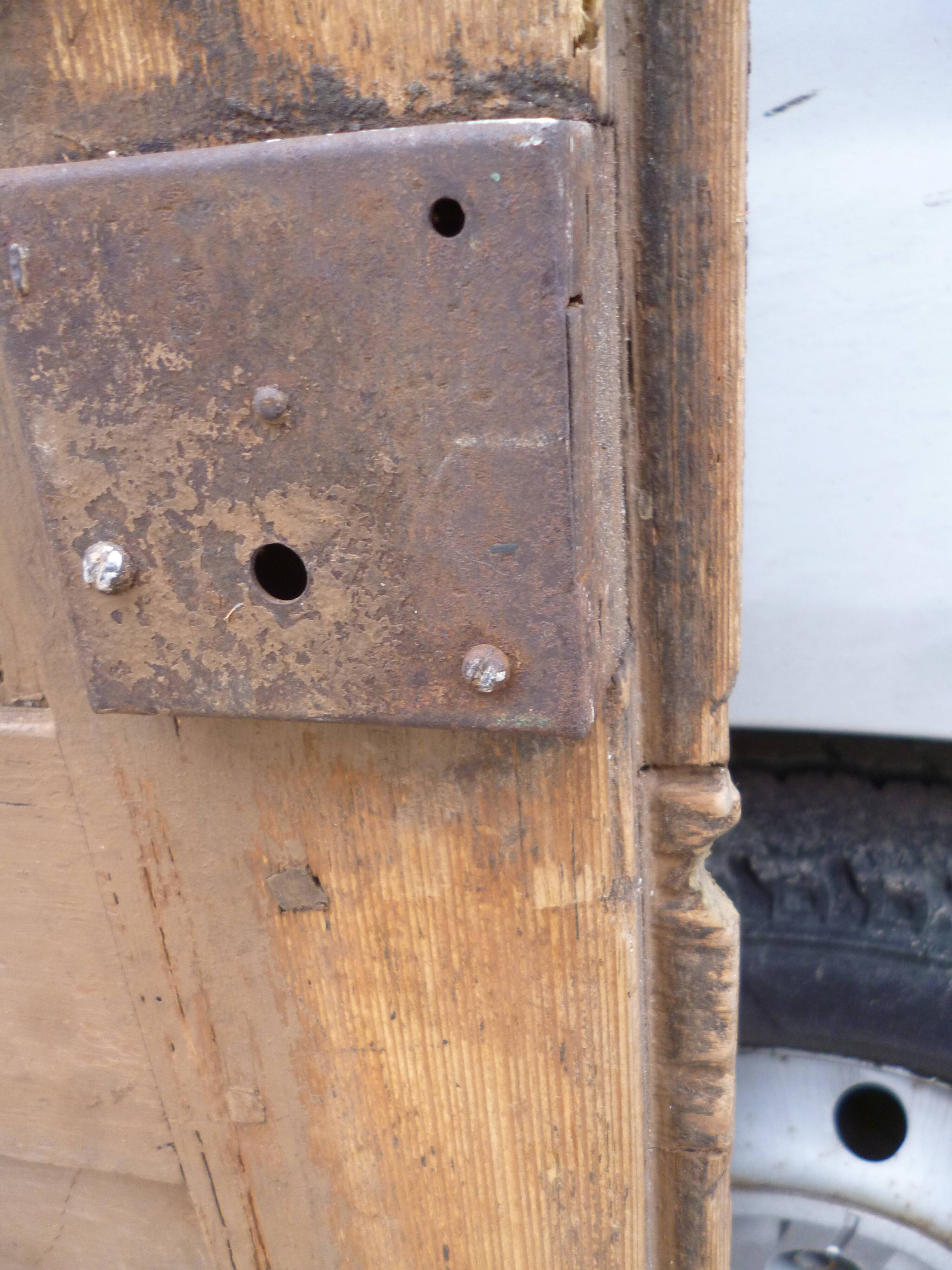Old door beige patina