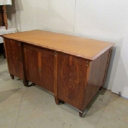 Desk minister of the environment
