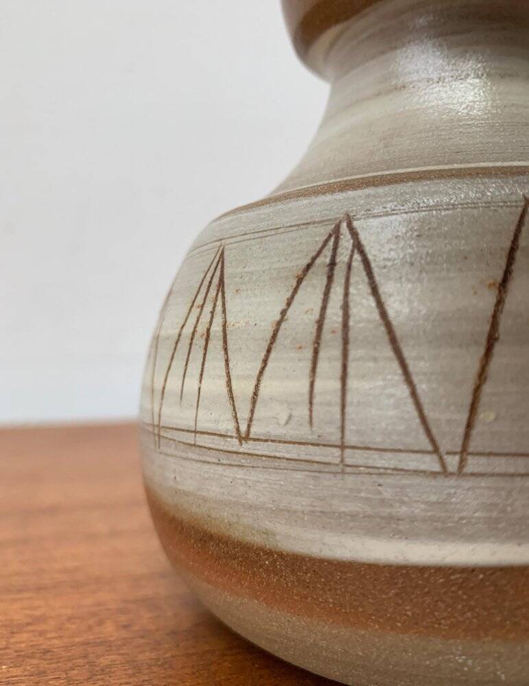Vase de poterie de studio danois du milieu du siècle en grès par Noomi Backhausen pour Søholm, années 1960
