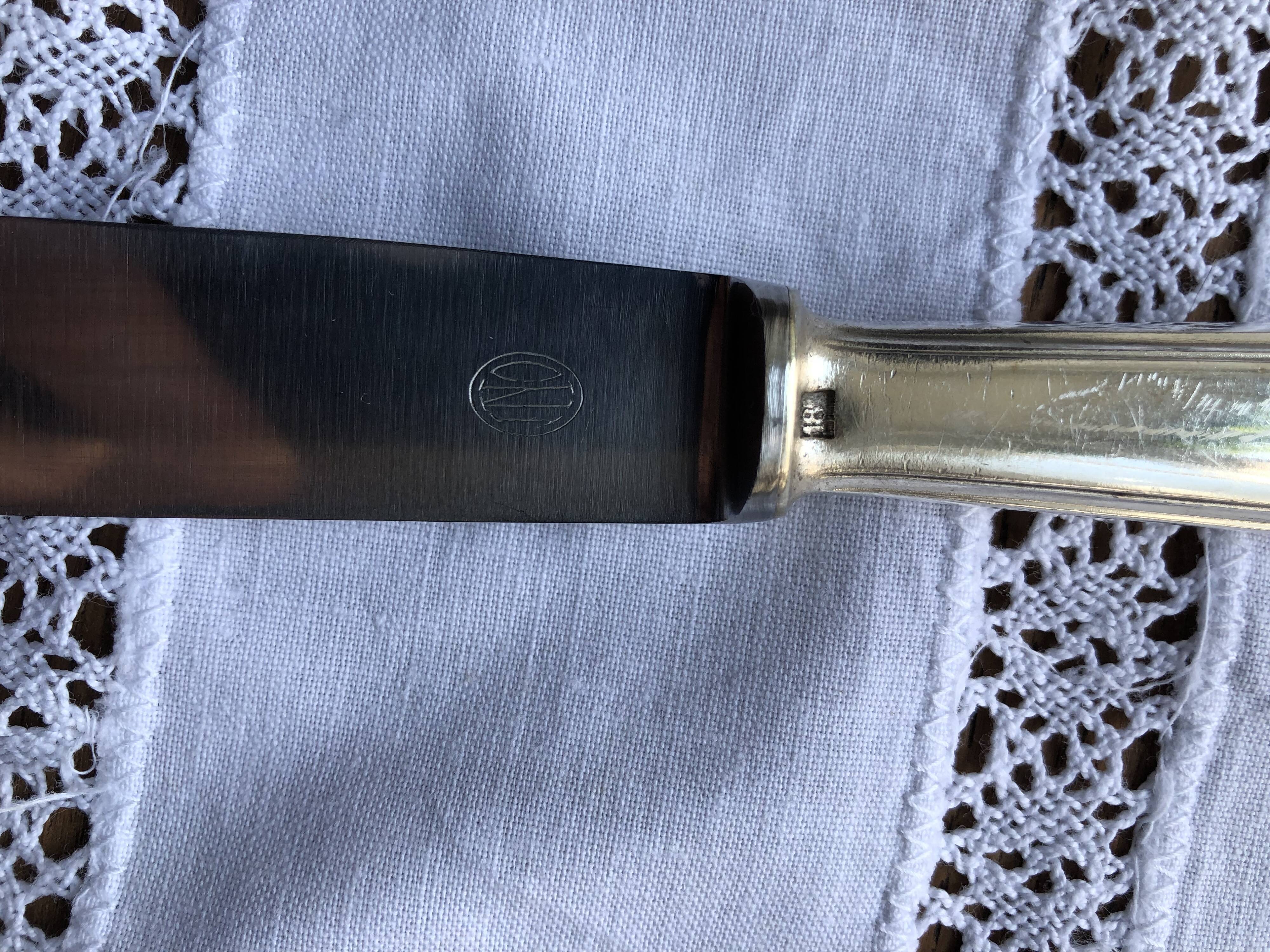 Série de 10 couteaux de table ercuis métal argenté