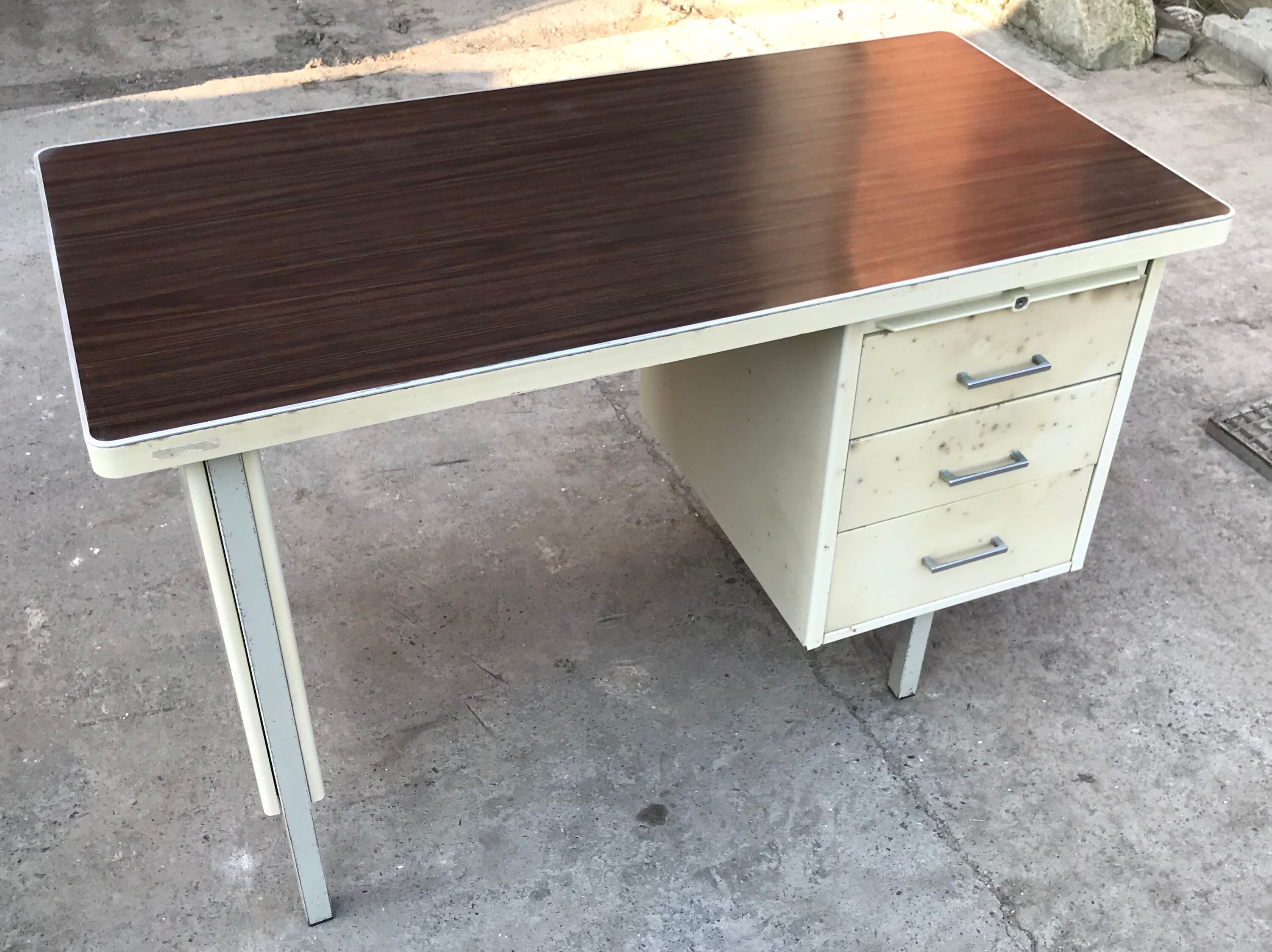 SRAFOR Industrial Office