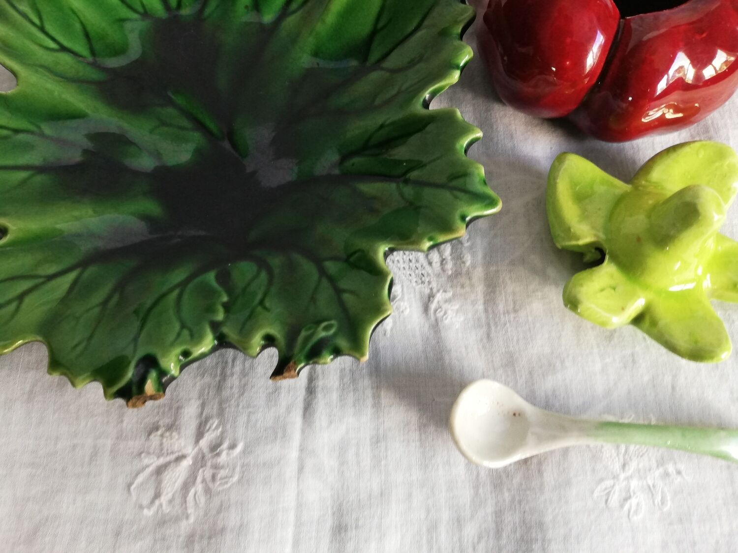 Old mustard maker in slurry ceramic