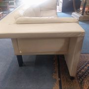White leather sofa de sede