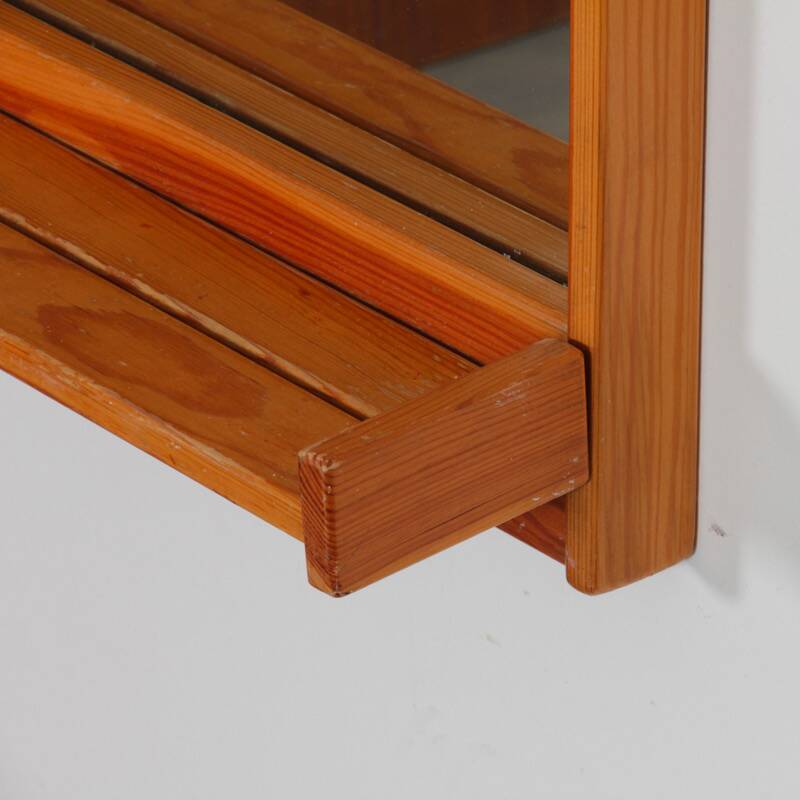 Mirror published by Drevokov in the 1970s