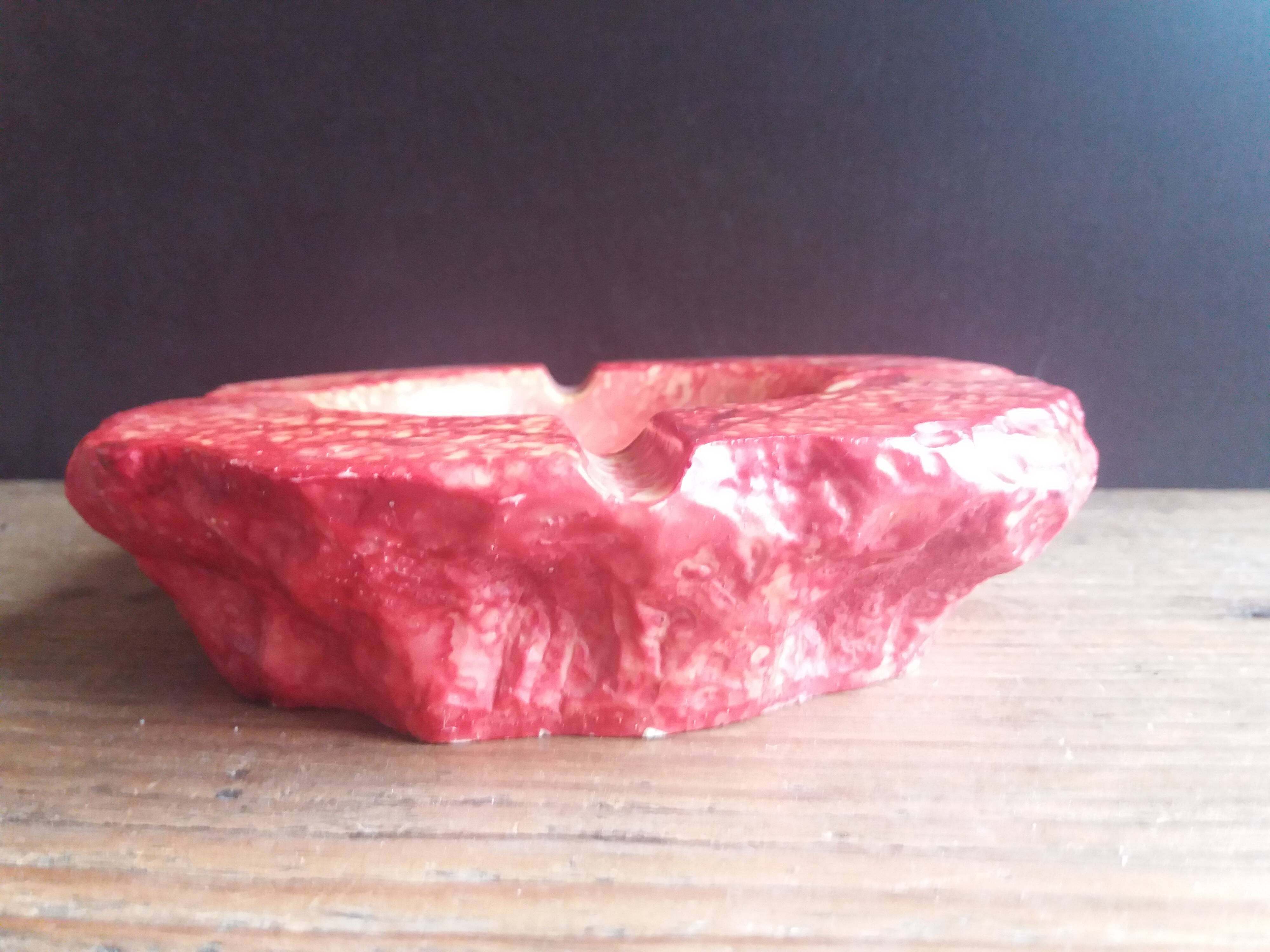 Cendrier albatre rouge