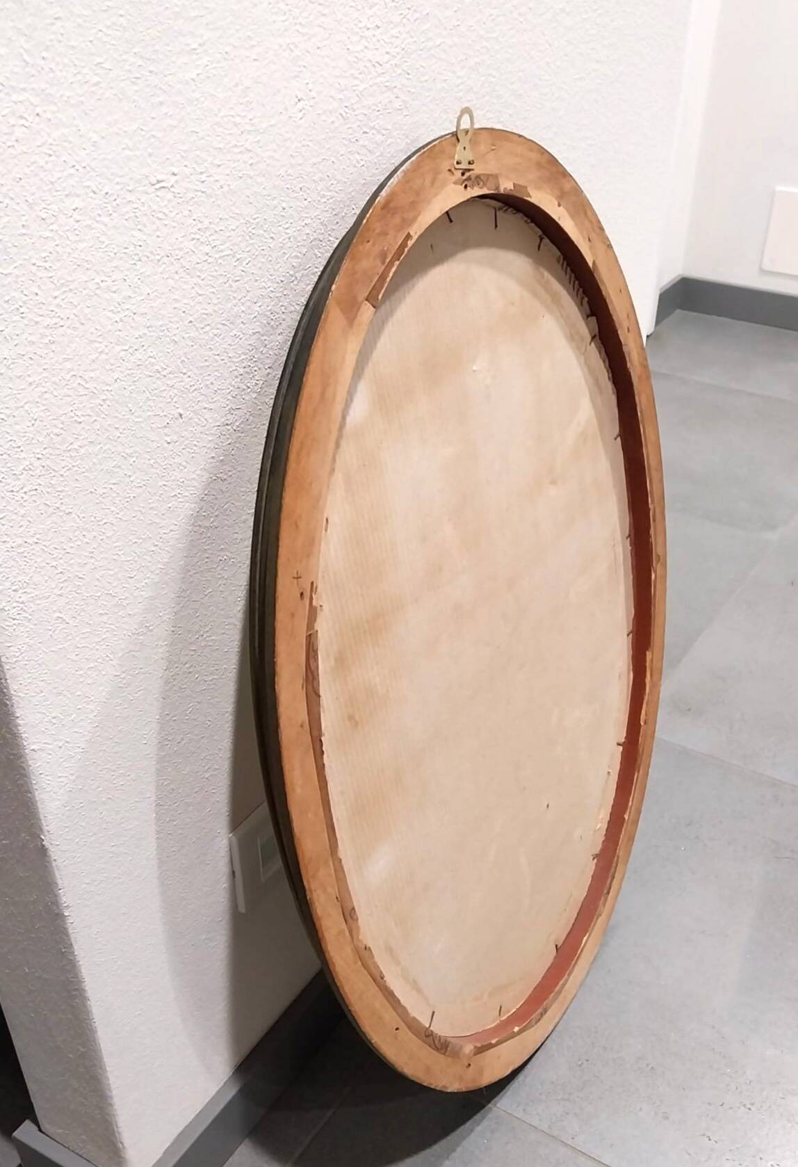 Vintage Oval Gold Mirror 80 cm – Elegant Wide Frame