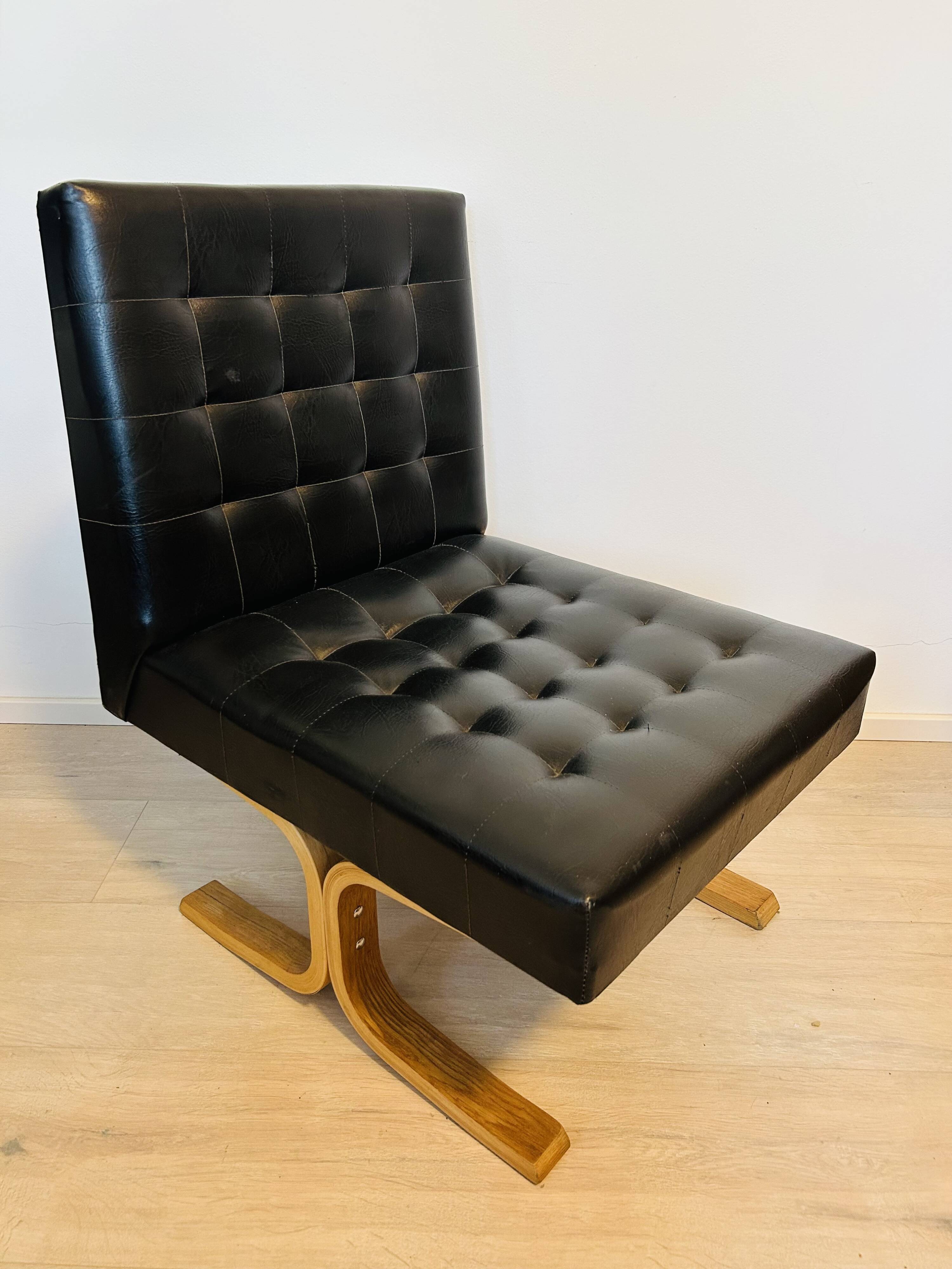 Lounge Armchair “Bratislava” by Ludvík Volak, Czechoslovakia 1970’s