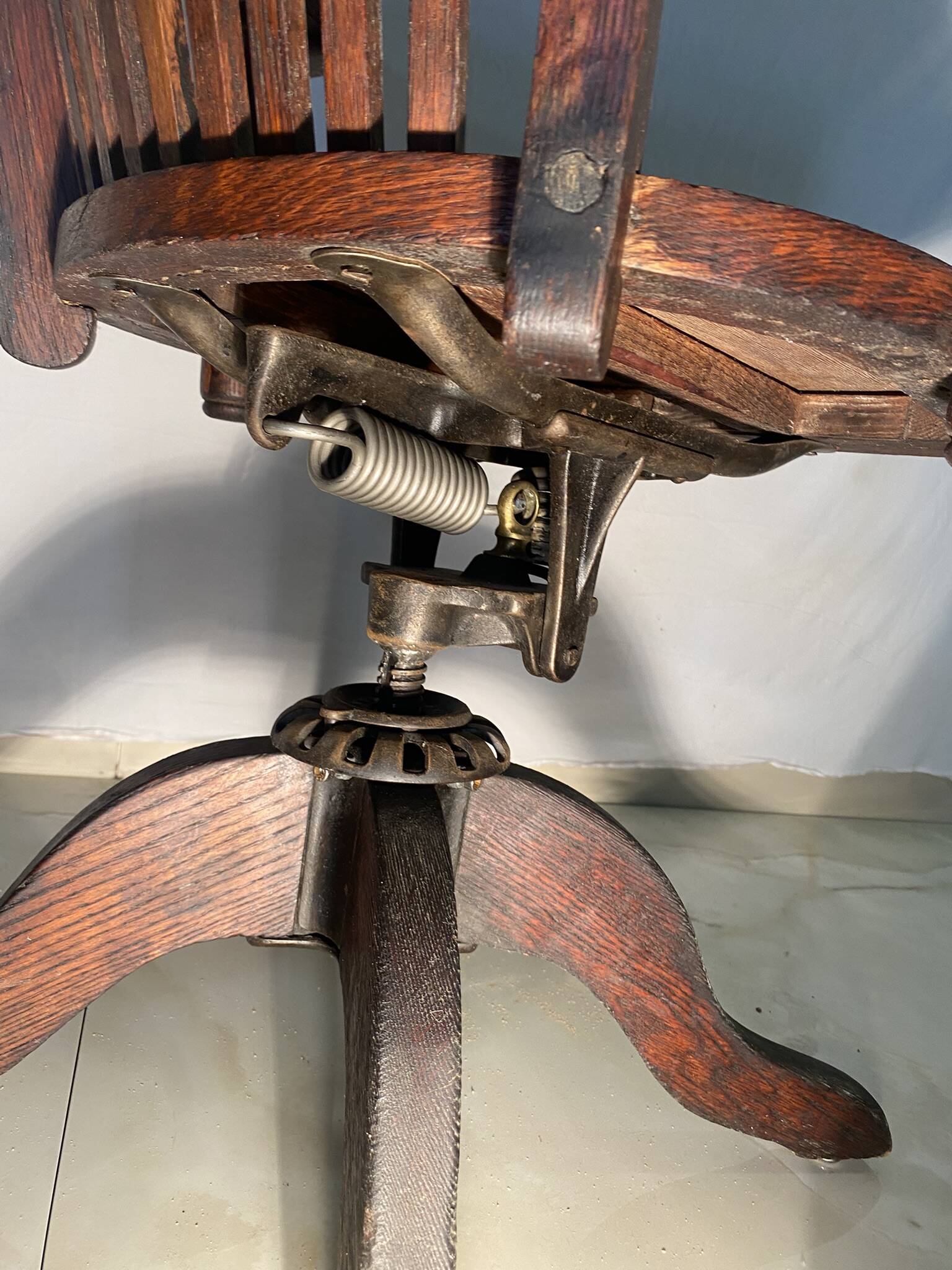 American office chair swivel old mechanism