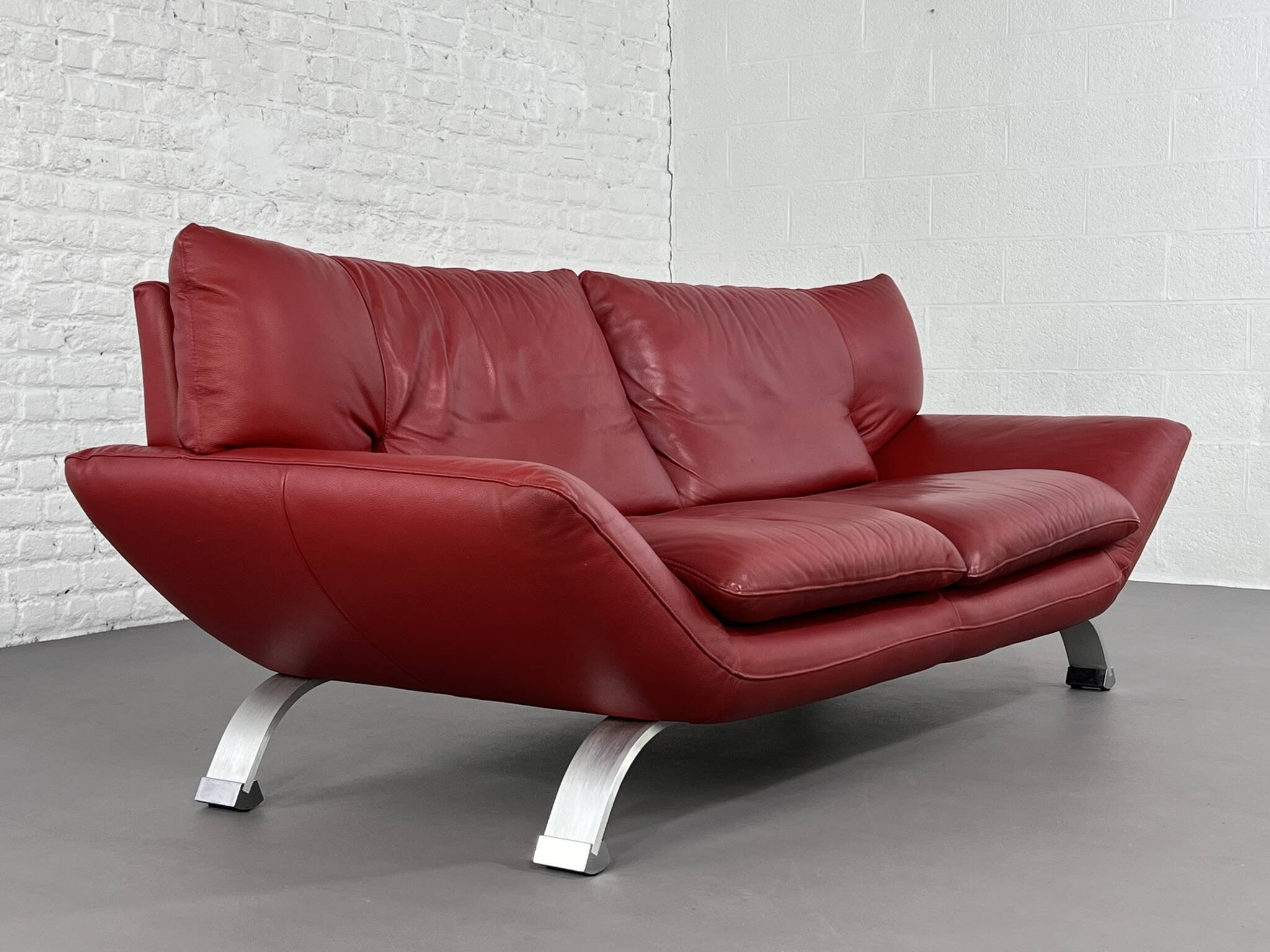 Italian design 3-seater sofa in leather and metal