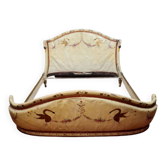 Center bed Empire period gondola shape with swan necks in wood and lacquered leather circa 1810