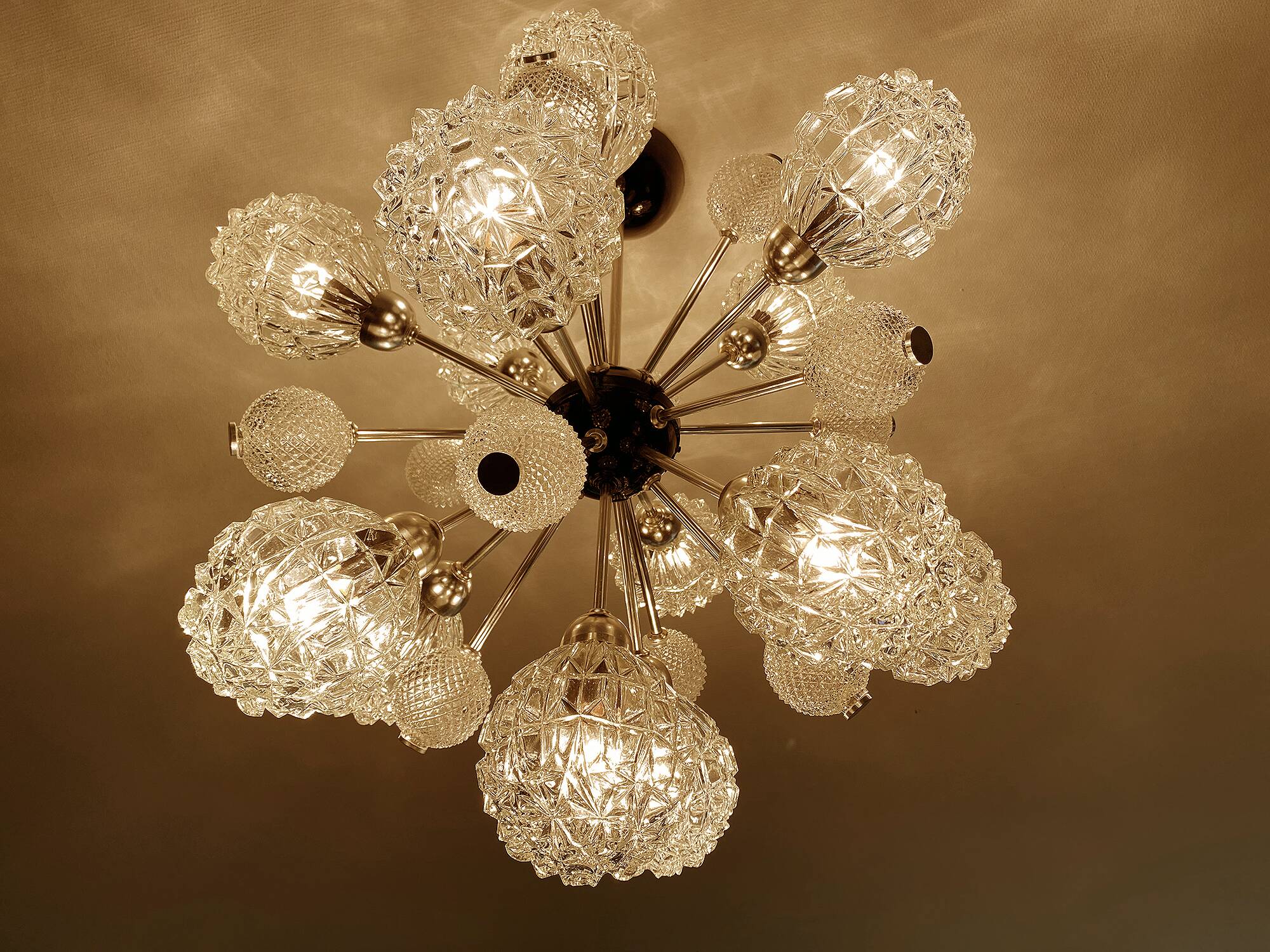 Large vintage pendant light, 70s