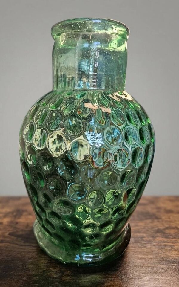 Duo de vase et carafe texturée en verre soufflé vert, type Biot, années '60
