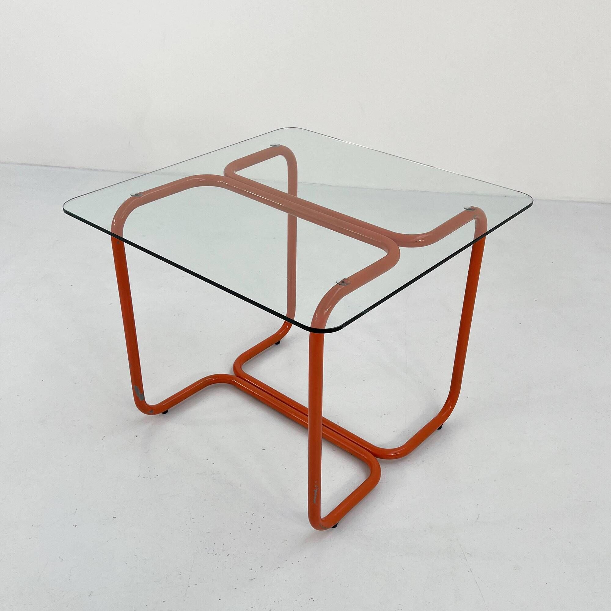 Table à manger tubulaire orange en métal et verre, 1980