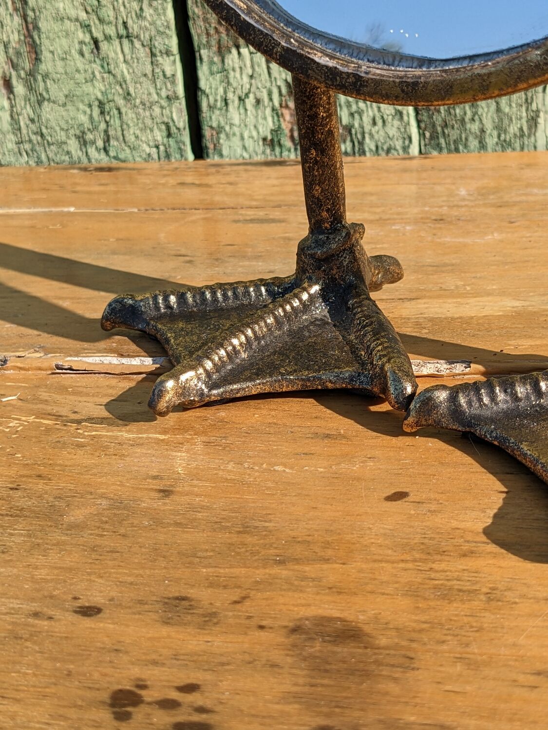 Metal mirror with duck legs