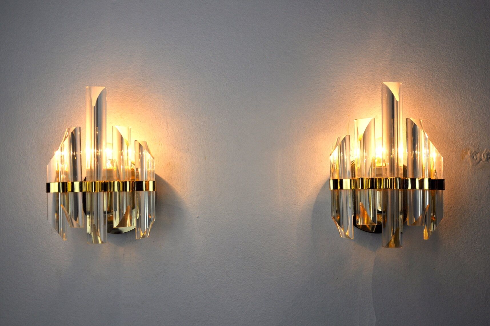 Pair of Venini glass wall lamps, Italy, 1970