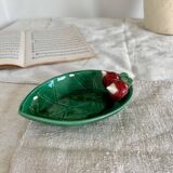 Vintage empty pocket in ceramic and slip in the shape of a leaf and radish