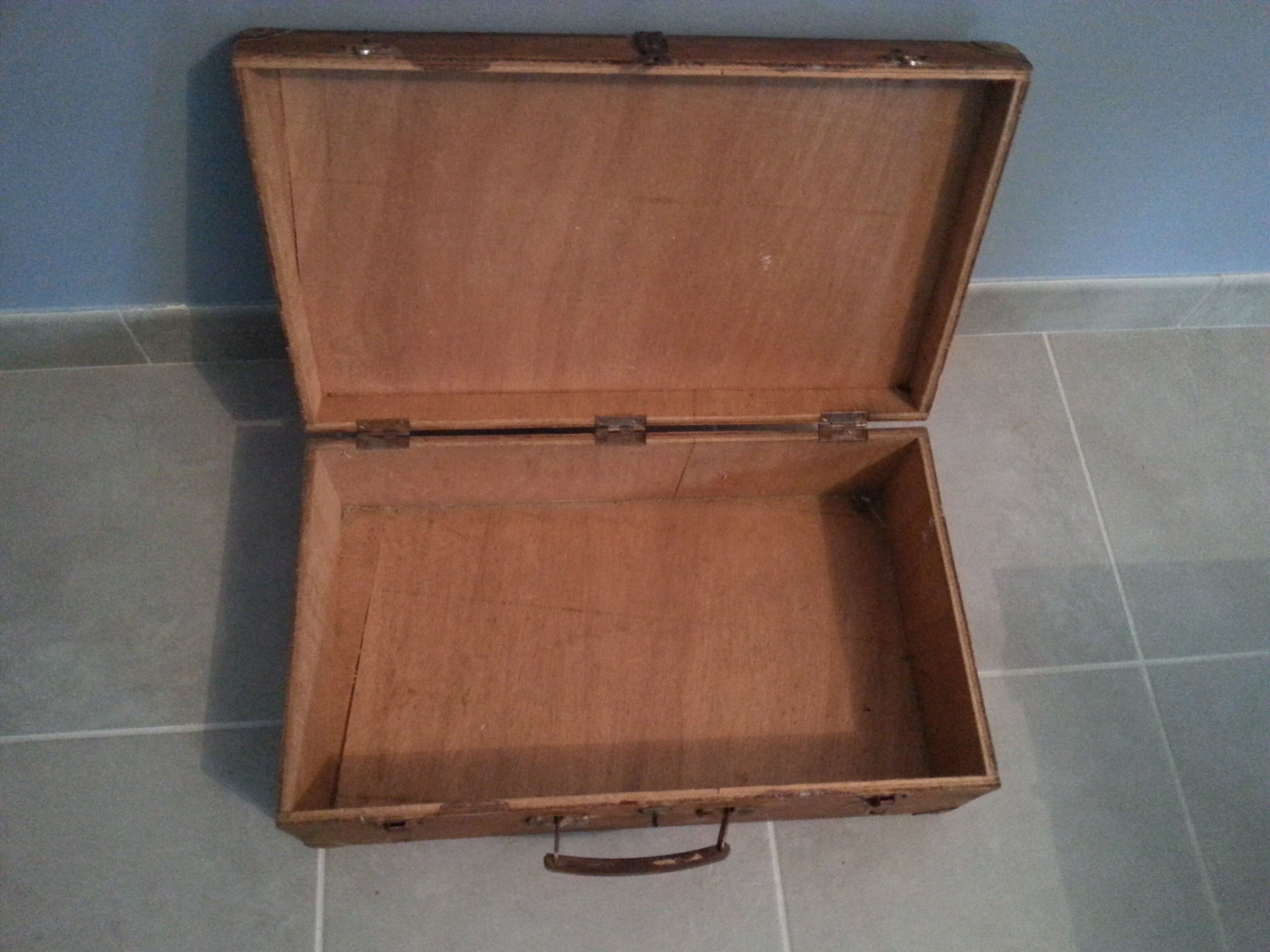 Valise en bois ancienne