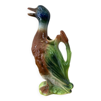 Duck pitcher