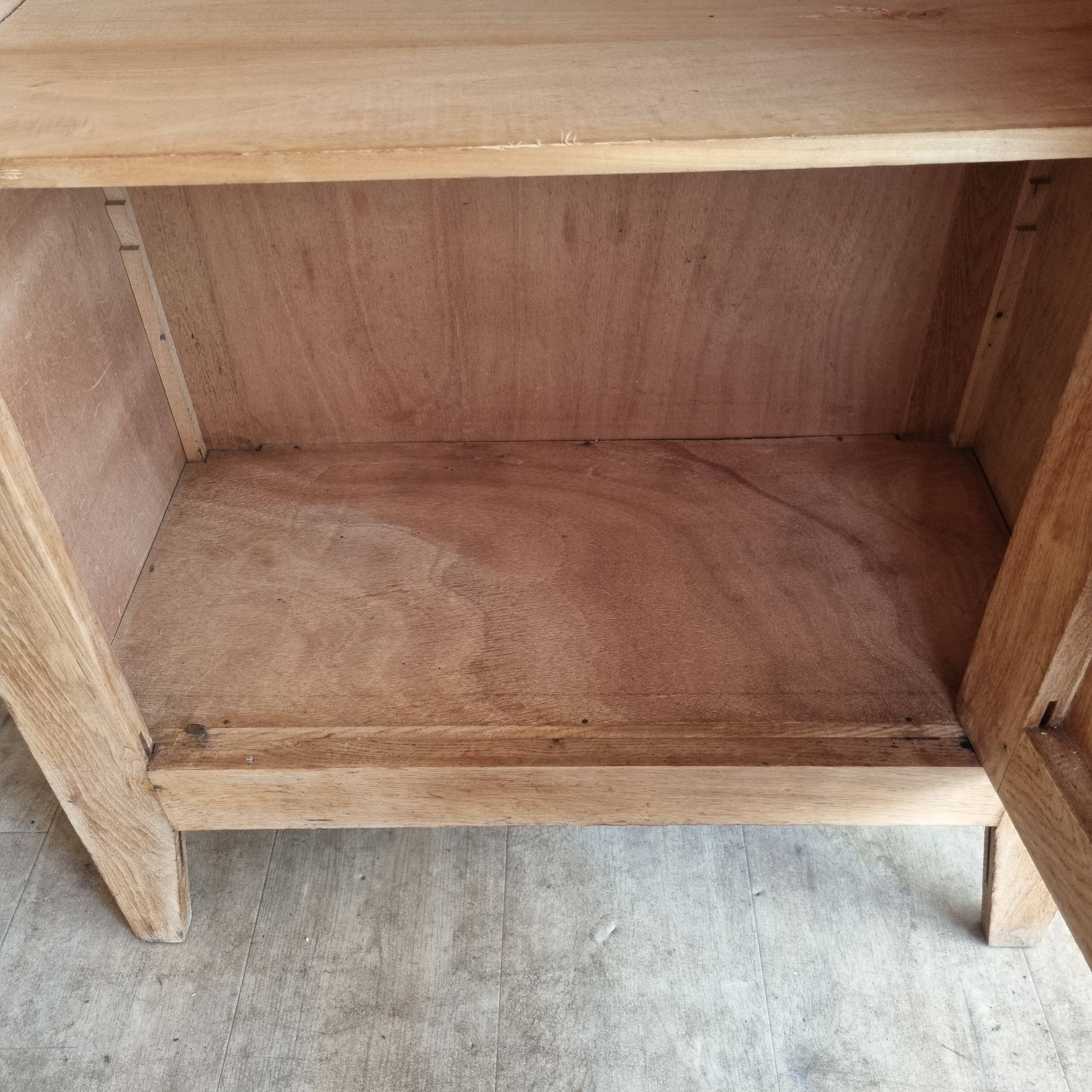 Glass cabinet